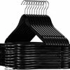 Goedkoop ⌛ LifeGoods Kledinghangers - 20 Stuks - Broeklat - Hout - Zwart ???? 1 Goedkoop ⌛ LifeGoods Kledinghangers - 20 Stuks - Broeklat - Hout - Zwart ???? -Yoshiko Shop 550x514