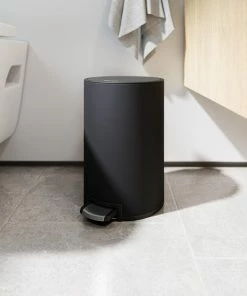 Hete verkoop ✔️ Pedaalemmer Stangvollby Kallax - 5 Liter - RVS - Zwart - Prullenbak - Toilet - Badkamer - Klein - Soft Close Deksel - Chique Design - Kleine Zwarte Pedaal Afvalemmer - Vuilnisbak Badkamer ???? -Yoshiko Shop 550x777 5